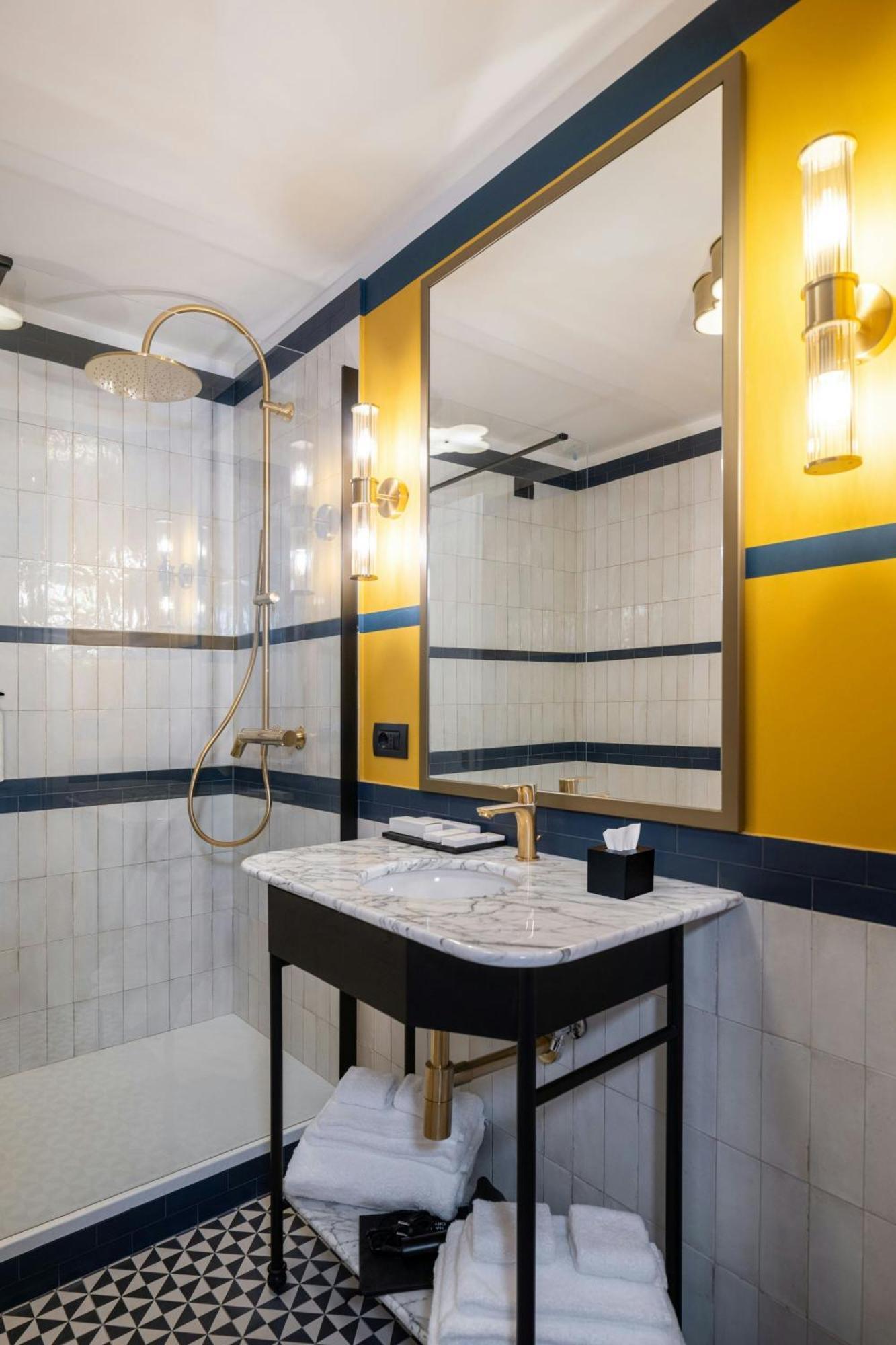 Junior King Suite with Sofa Bed and Garden View - Garden Access,1690933640:JPEG